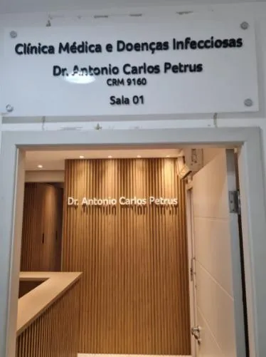 Imagem ilustrativa de Placa De Acrílico Com Letras Em Alto Relevo