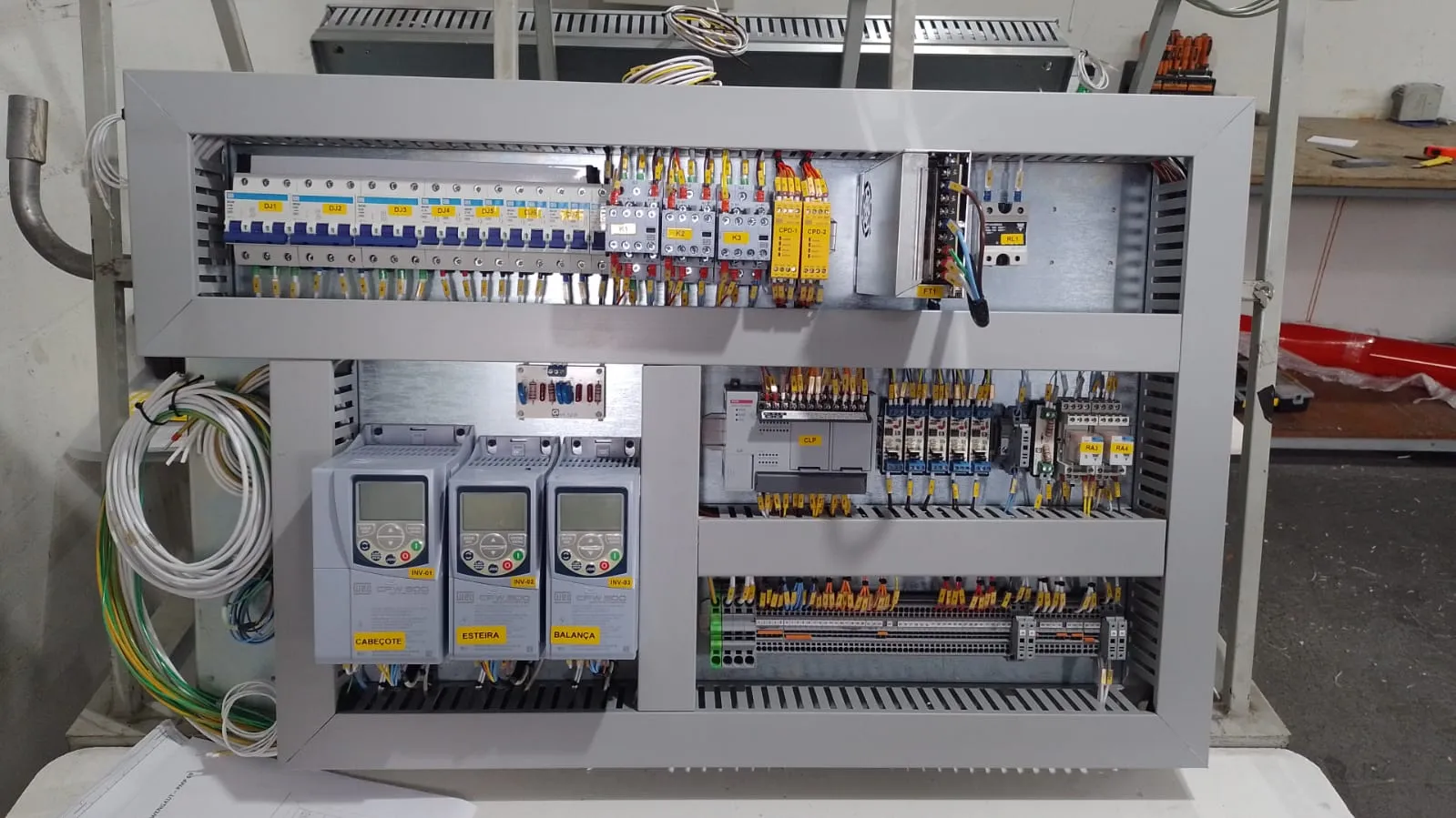 Imagem ilustrativa de Instalação de painel elétrico