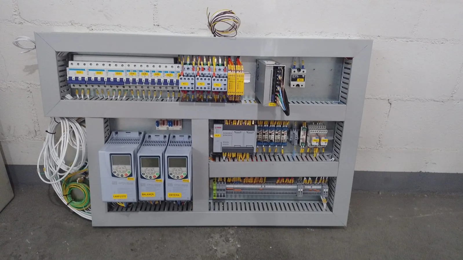 Imagem ilustrativa de Quadro elétrico montagem