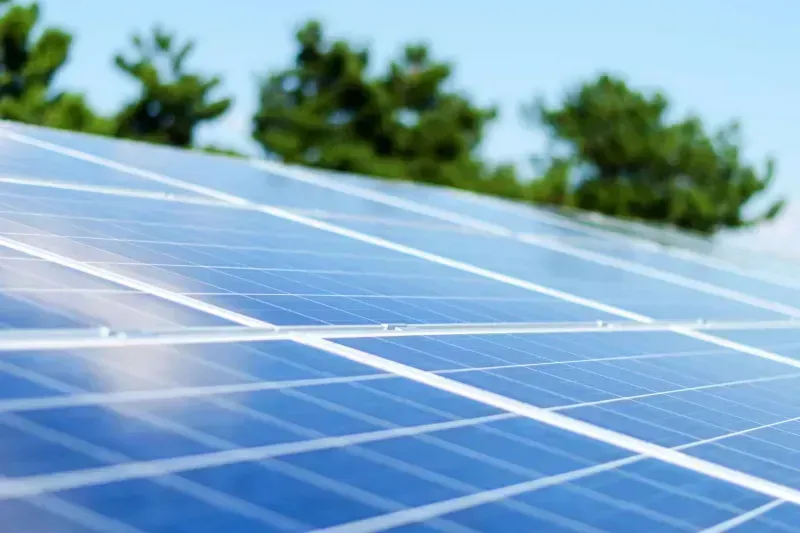Painéis de fotovoltaica e eficiência energética